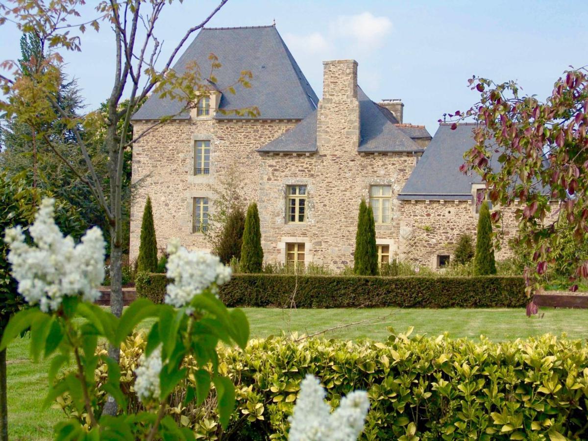 Gite La Passerelle - Manoir Le Plessix Madeuc Corseul 외부 사진